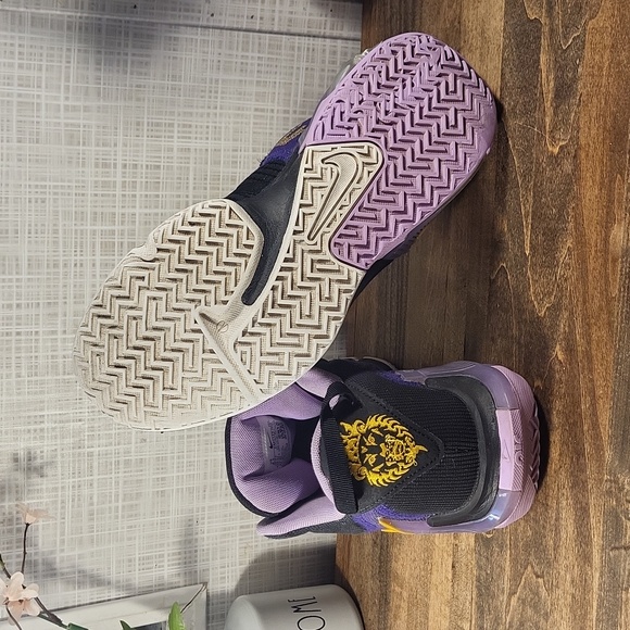 Nike Lebron Witness VII, Lakers, Black Purple Gold, Basketball Casual Everyday - Picture 5 of 6